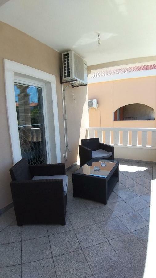 Guesthouse Villa Jurisic Novalja Exterior foto